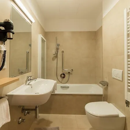 Ξενοδοχείο Stiegl Scala 4*